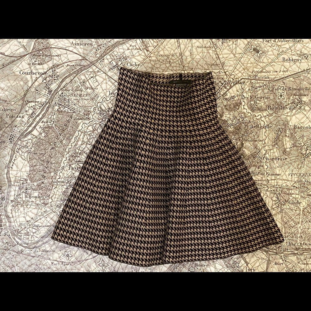 TRENDY BCBG Maxazria Brand New Skirt